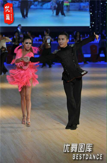 魏璐洋、李佳馨