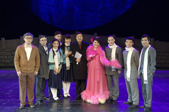 李罡院长与我院《断桥》音乐剧演员合影